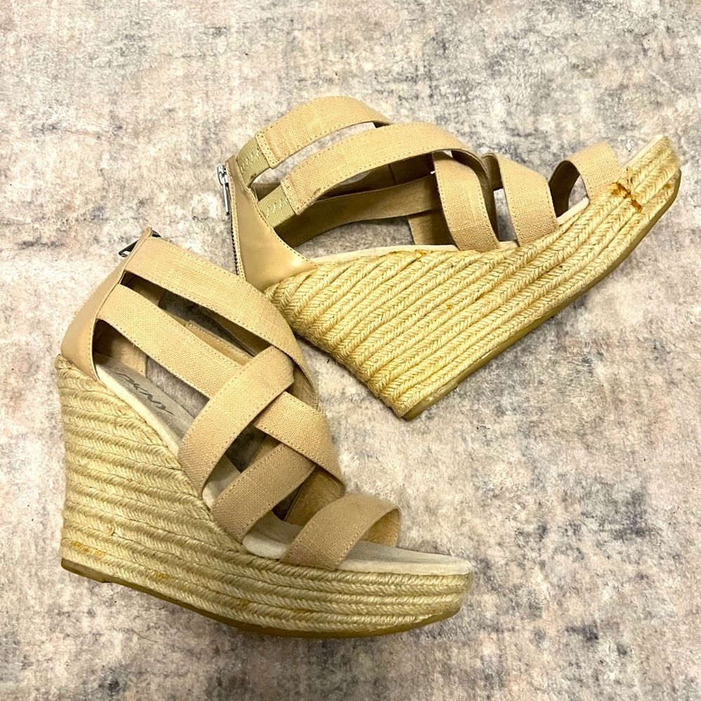 DKNY espadrille strappy sandal — new — size 9
